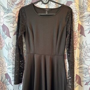 BLACK DRESS LONG SLEEVES